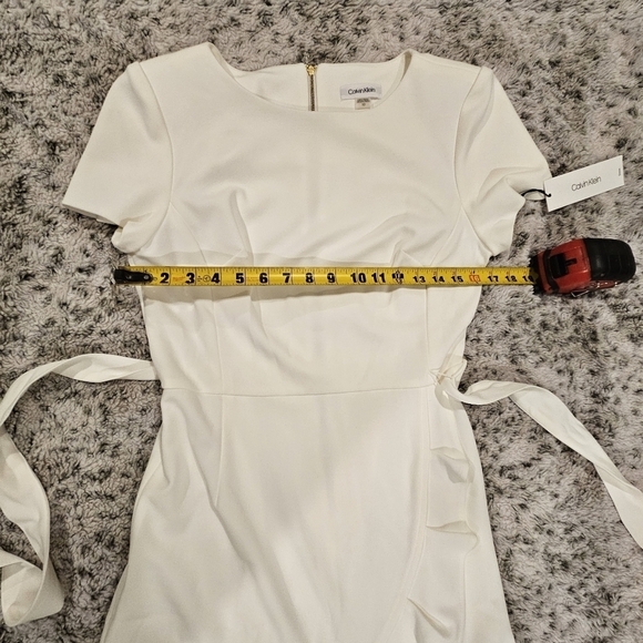 Calvin Klein NWT SZ 10 Ivory Short Sleeve Crepe Dress with Ruffle and Waist Tie - Picture 7 of 13